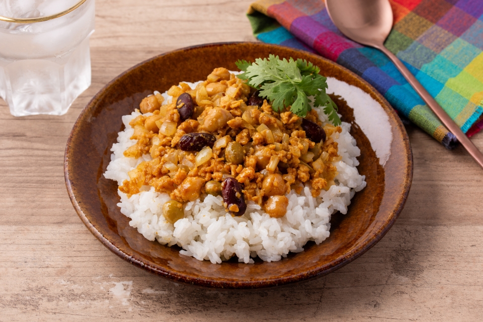 キーマカレー 伝説級にウマイ」「スパイスすげぇ」【ローソン】名店監修カレーが想像