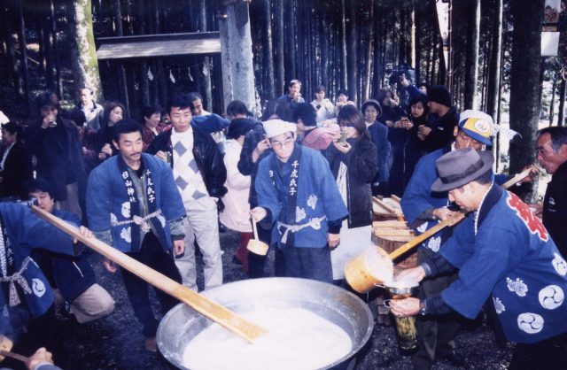 千虎白山神社甘酒まつり02