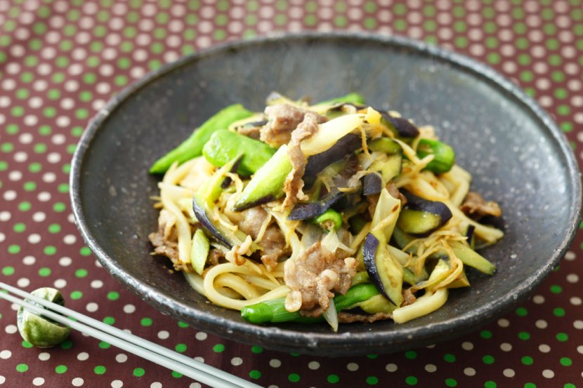 牛肉と秋なすの味噌焼きうどん