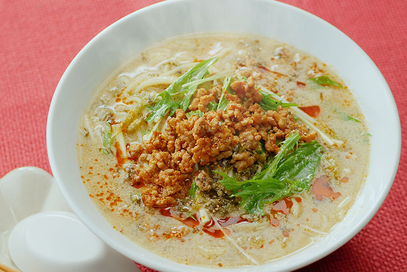 水菜とねぎ乗せ担々麺