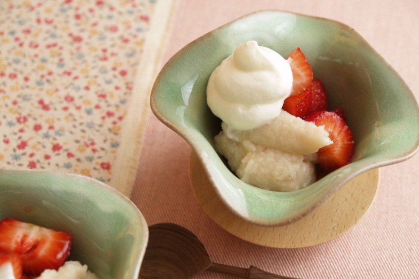 白いんげん豆の白味噌きんとんといちごの盛り合わせ