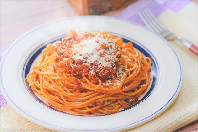 パルミジャーノで牛肉と大根のラグーソースパスタ