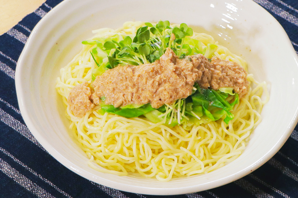 春キャベツとツナのピリ辛和え麺