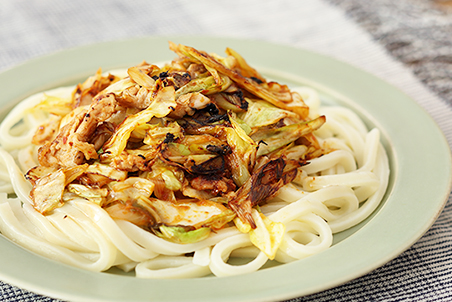 キャベツ肉炒めのせうどん