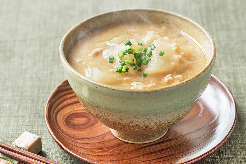 大根と鶏そぼろのしょうが糀甘酒スープ