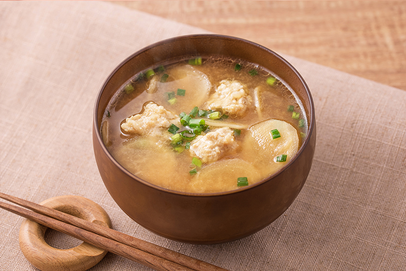 新しょうがと鶏挽き肉のみそ汁