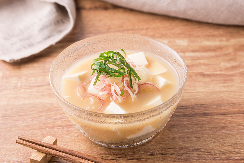 みょうがと豆腐、青じその冷製みそ汁