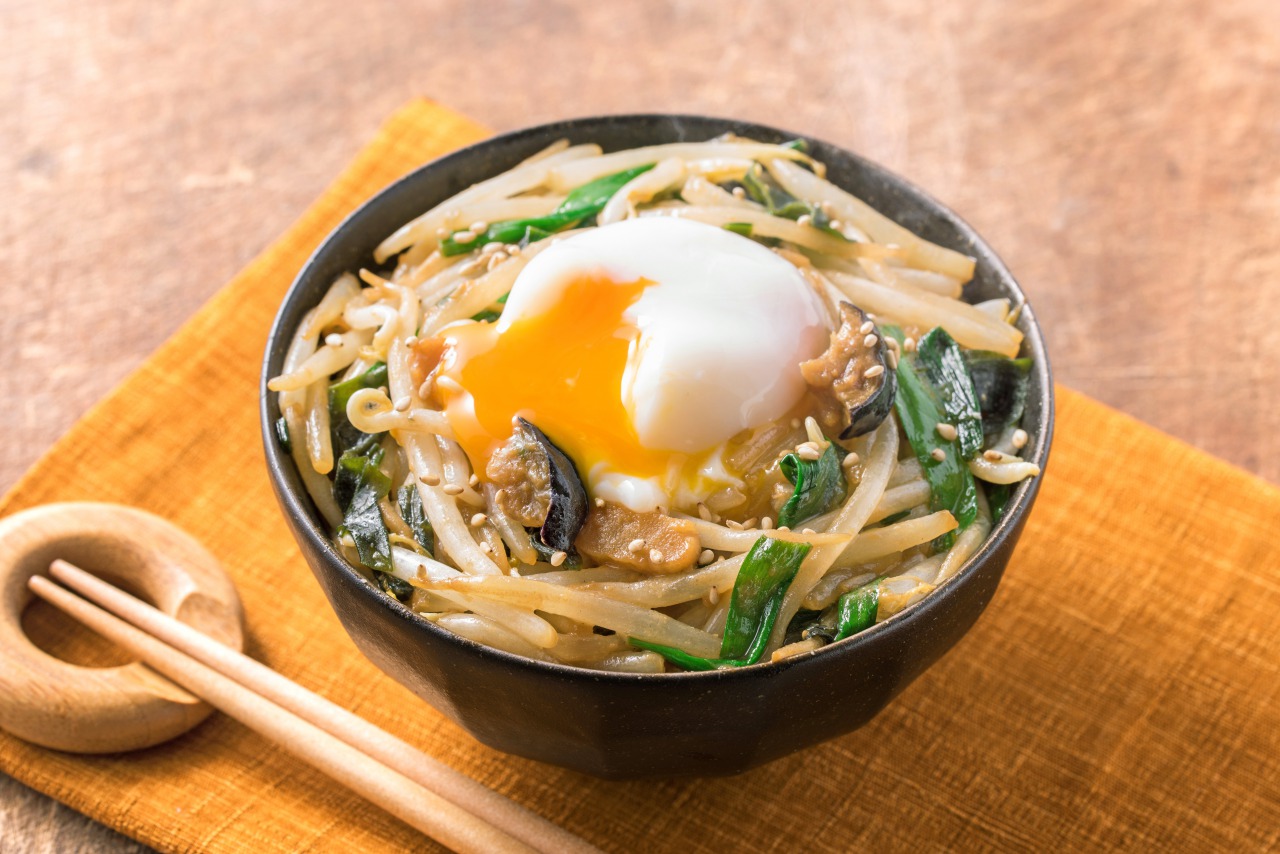 【即席みそ汁活用術】もやし温玉丼