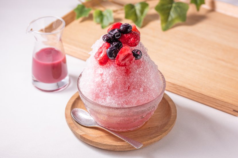 糀のブルーベリービネガーシロップかき氷（糀甘酒&times;ブルーベリー黒酢）