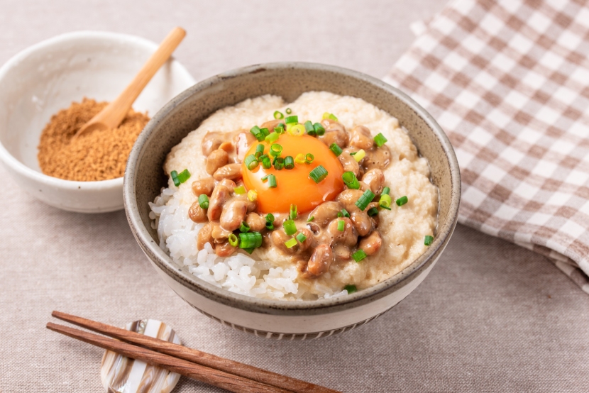 とろろ納豆みそネバネバ丼