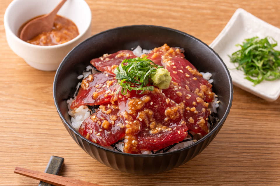 生しょうゆ糀のまぐろ漬け丼