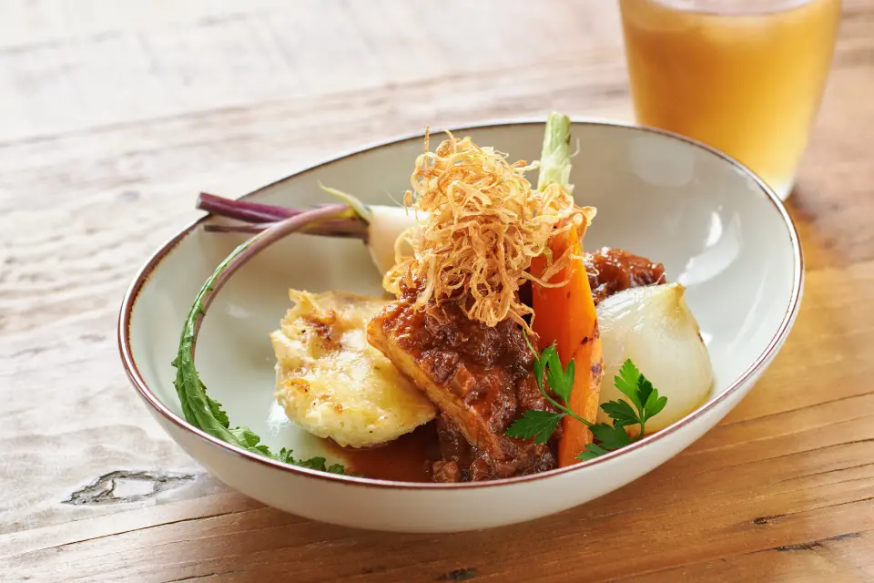 豚バラ肉のビールとしょうゆ糀の煮込み