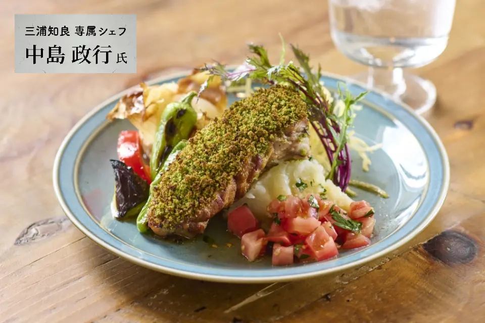 豚バラ肉のやわらか煮ペルシャード仕立て 夏の野菜を添えて