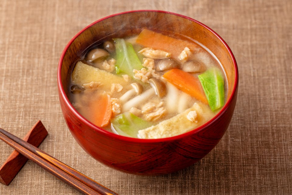 野菜たっぷり大豆のお肉入りみそ汁