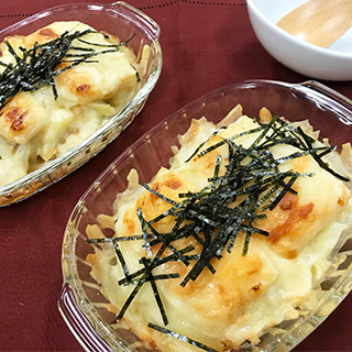 濃厚なおみそのタレとチーズが絶妙！「お餅とポテトのみそチーズグラタン」を作ってみました！