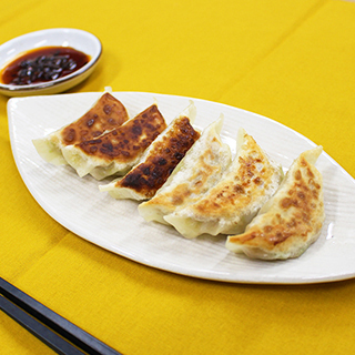 挽き肉不使用とは思えない満足感！「大豆のお肉の焼き餃子」を作ってみました！