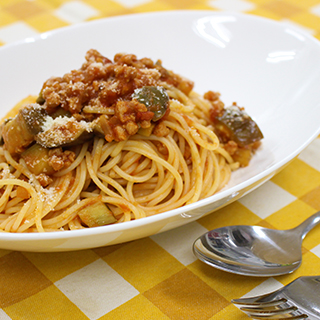 たったの15分で本格パスタ♪「そのまま煮ておいしい大豆ミートパスタ」を作ってみました^^