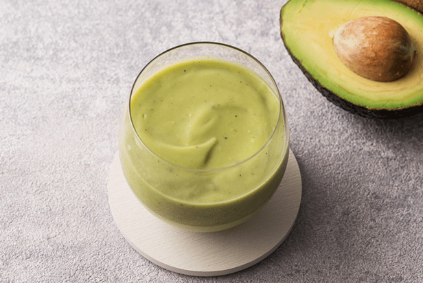 Amazake Smoothie mit Kiwi und Avocado