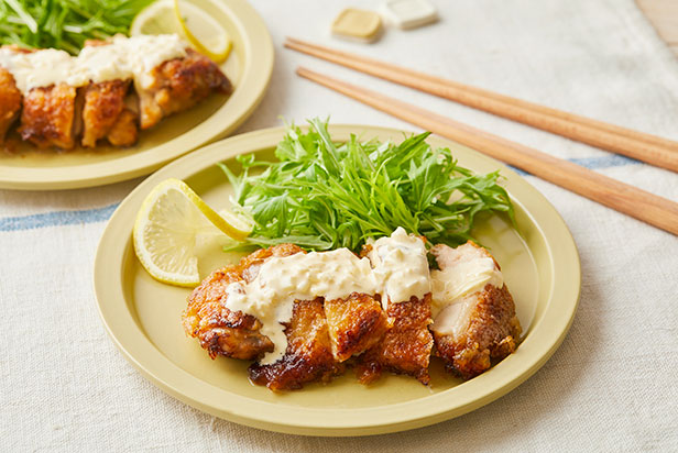 Gebratenes Huhn mit Koji-Amazake und Tartarsauce