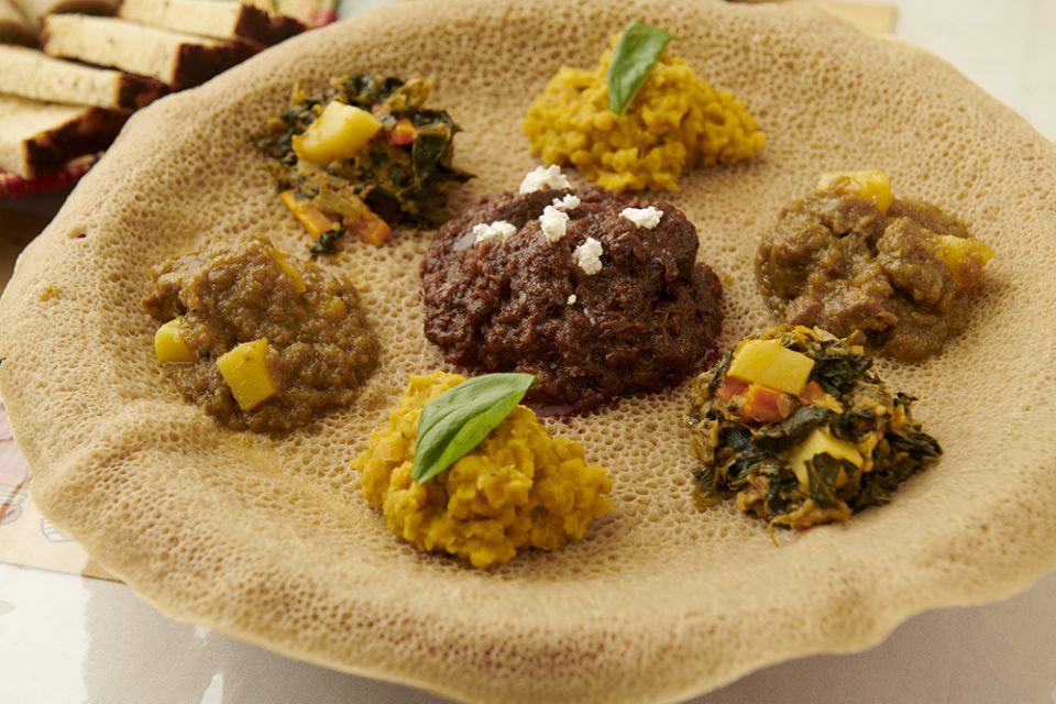 栄養豊富でグルテンフリー！「テフ」でつくる エチオピアの国民食「インジェラ」
