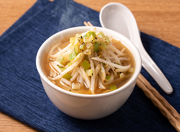 もやしたっぷり麺なしラーメン風みそ汁