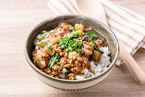 大豆のお肉と野菜のあんかけ丼