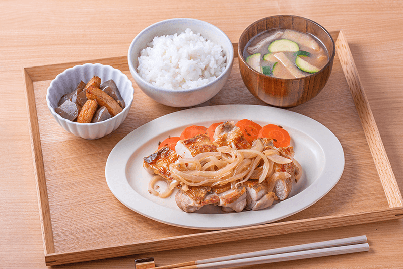 鶏もも肉のソテー玉ねぎみそソースの献立