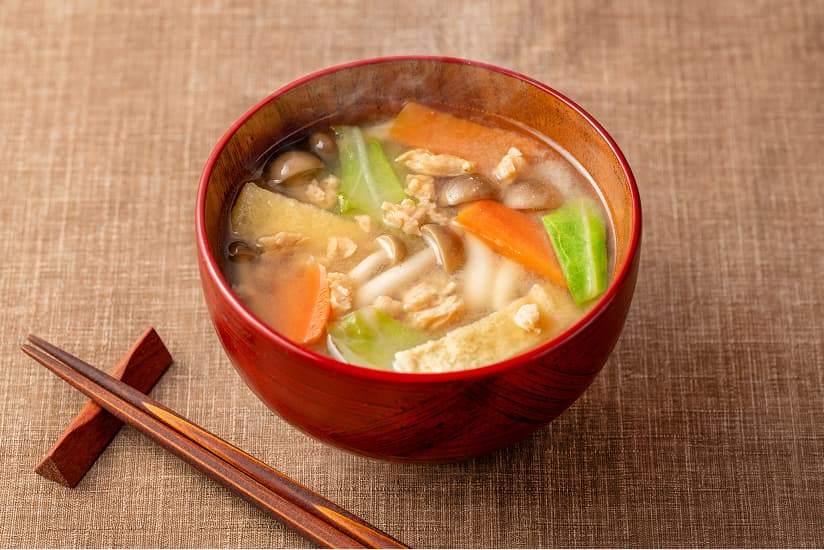 野菜たっぷり大豆のお肉入りみそ汁