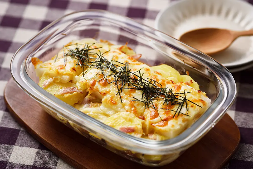 お餅とポテトのみそチーズグラタン