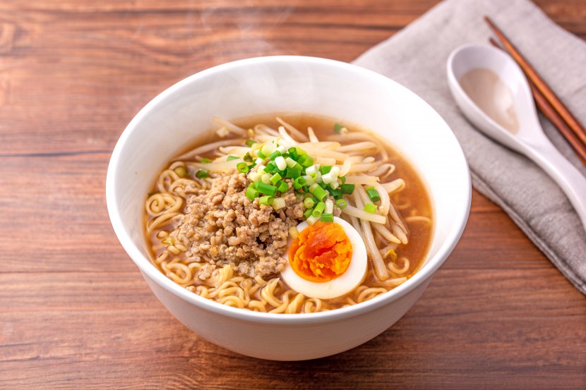 万能肉みそアレンジ】万能肉みそのっけ即席みそラーメン