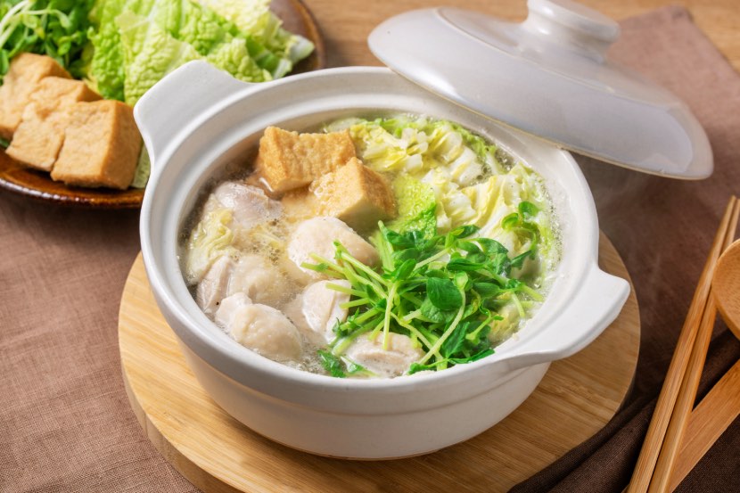 鶏のにんにくしょうが生塩糀鍋