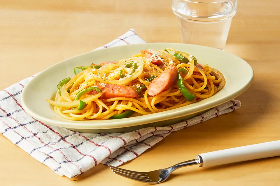 万能味ソースで!コクうまナポリタン